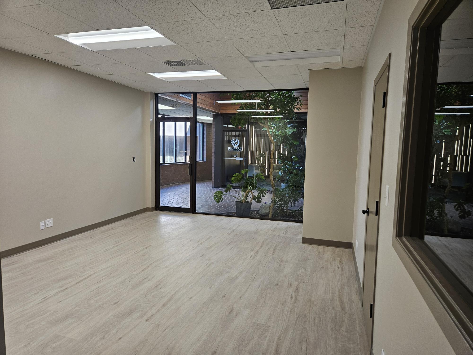 11303-11324 Chicago Cir, Omaha, NE for lease Interior Photo- Image 1 of 3