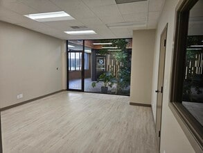 11303-11324 Chicago Cir, Omaha, NE for lease Interior Photo- Image 1 of 3