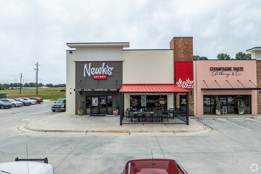 1740 Simpson Highway 49, Magee, MS à louer - Photo du bâtiment - Image 2 de 4