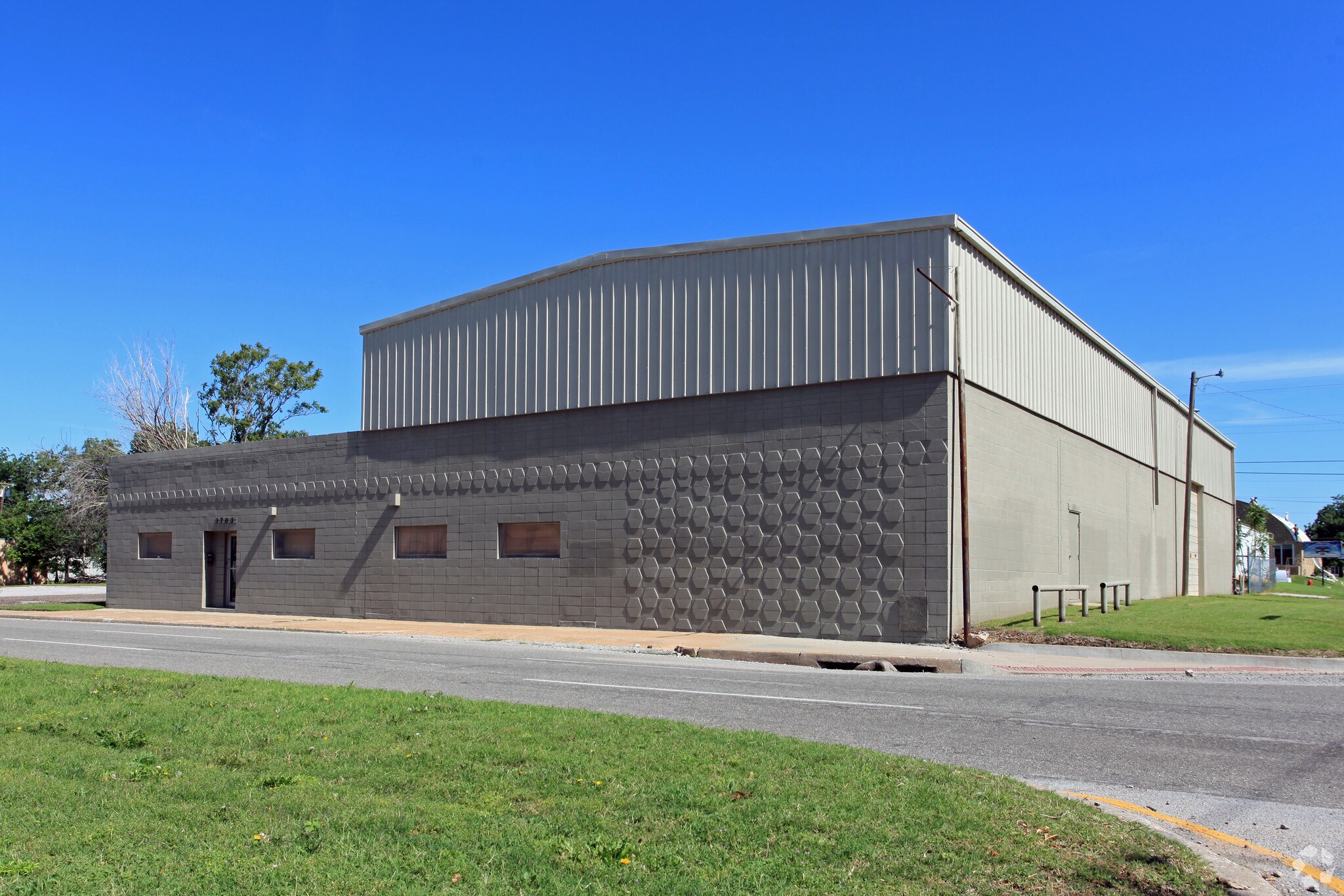 1703 Linwood Blvd, Oklahoma City, OK à vendre Photo principale- Image 1 de 1