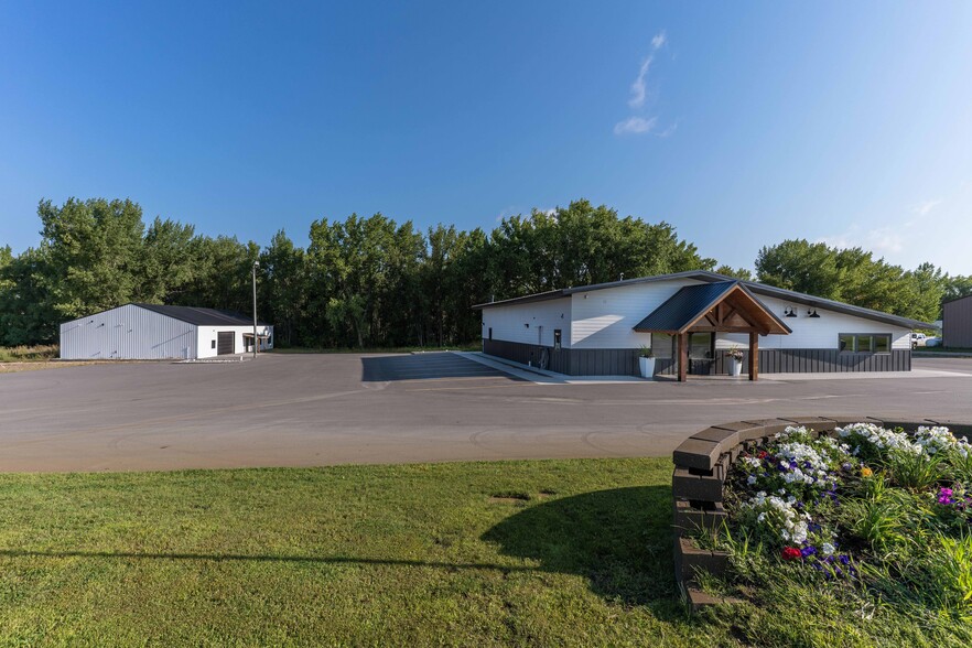 3327 E Fir Ave, Fergus Falls, MN for sale - Building Photo - Image 2 of 21