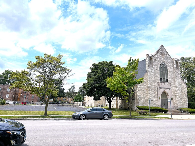 1900 Oak Park Ave, Berwyn, IL à vendre - Photo du b timent - Image 2 de 44