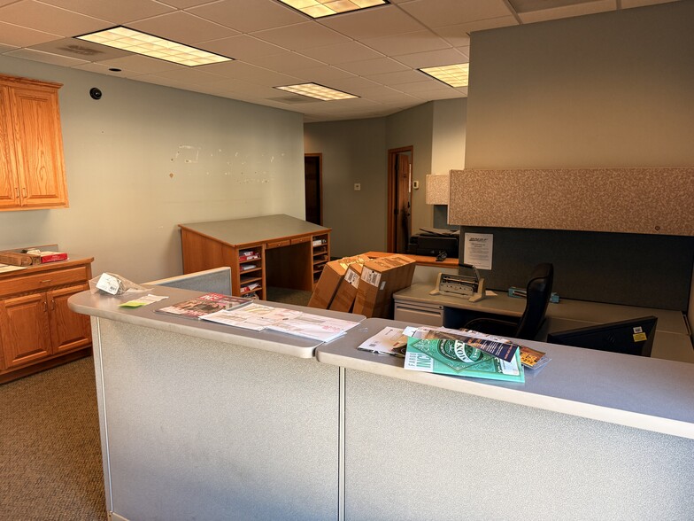 1810 23rd St S, Moorhead, MN for lease - Building Photo - Image 2 of 17