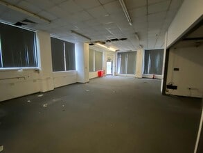 108 Sunbridge Rd, Bradford à louer Photo intérieure- Image 1 de 2