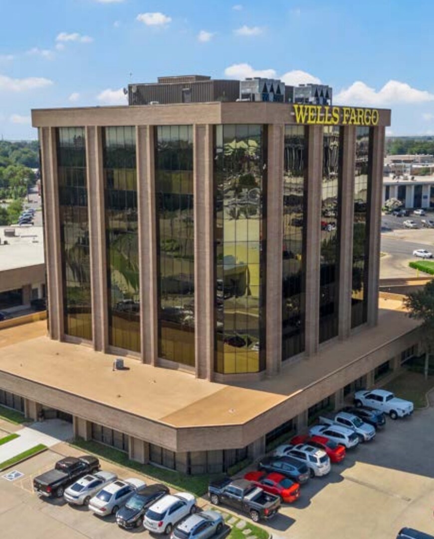 1105 Wooded Acres Dr, Waco, TX for lease Building Photo- Image 1 of 8