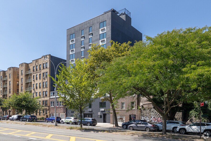 3187 Grand Concourse, Bronx, NY for sale - Building Photo - Image 2 of 5