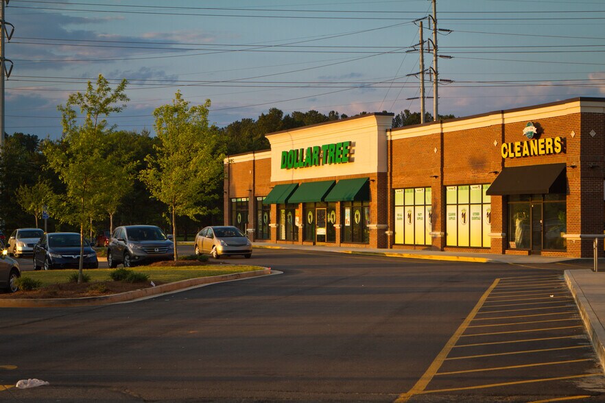 2863-2895 N Decatur Rd, Decatur, GA à louer - Photo du bâtiment - Image 3 de 5