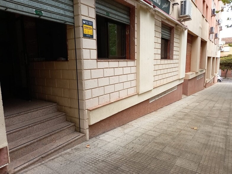 Retail in Cáceres, Cáceres for lease - Building Photo - Image 2 of 11