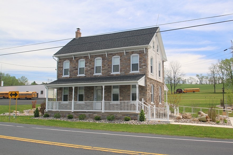 1180 Route 100, Bechtelsville, PA for sale - Primary Photo - Image 1 of 15