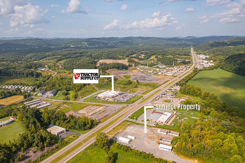3051 E Stone Dr, Kingsport, TN à vendre Photo du bâtiment- Image 1 de 25