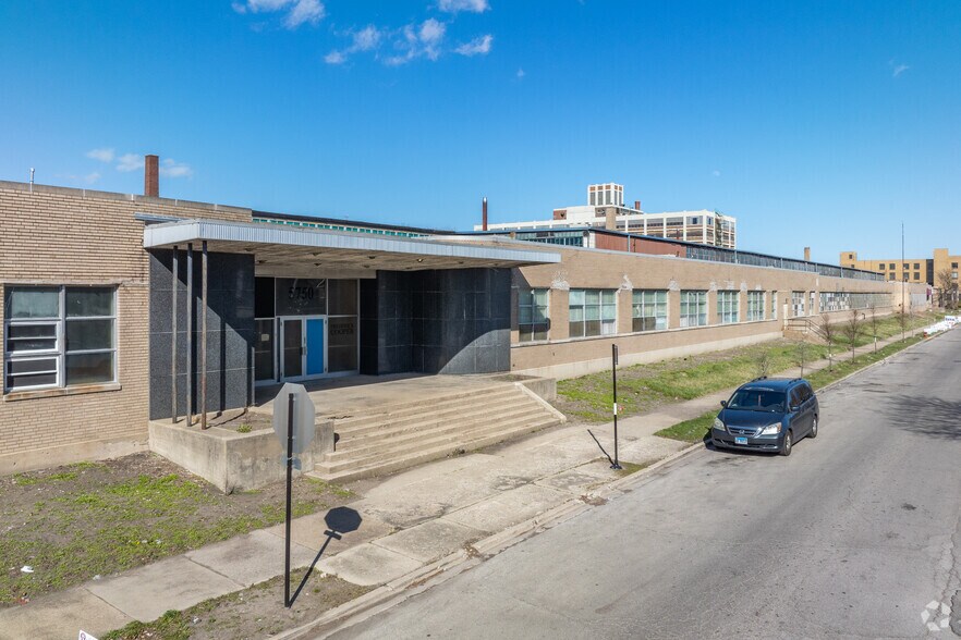 1801-1829 N Monitor Ave, Chicago, IL à louer - Photo du bâtiment - Image 3 de 7