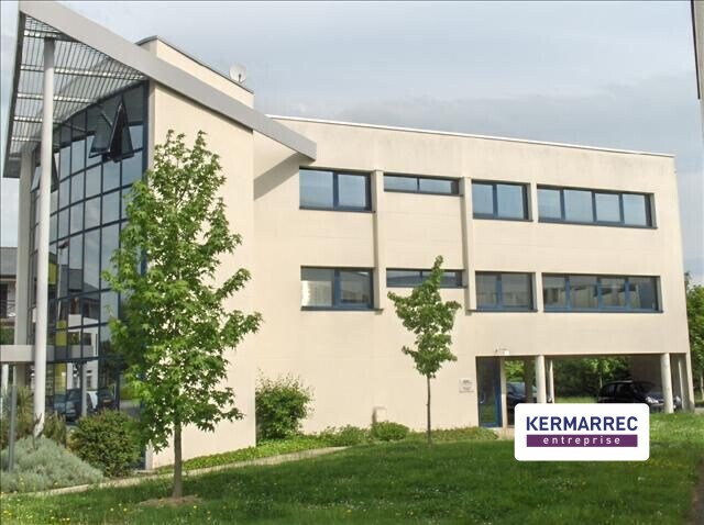 Office in Saint-Grégoire for lease Building Photo- Image 1 of 4