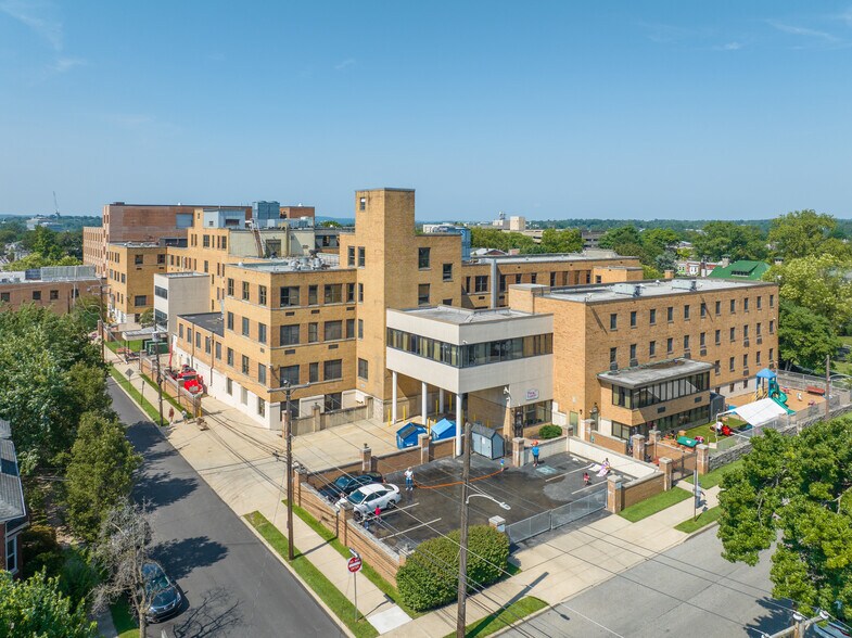 1430 DeKalb St, Norristown, PA à louer - Photo du bâtiment - Image 2 de 6