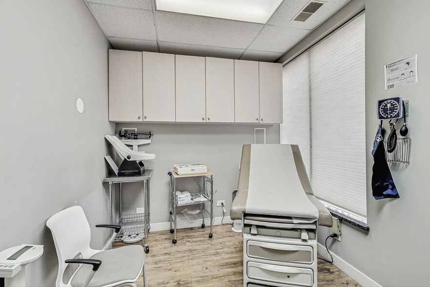 2623 N Halsted St, Chicago, IL for lease - Building Photo - Image 3 of 12