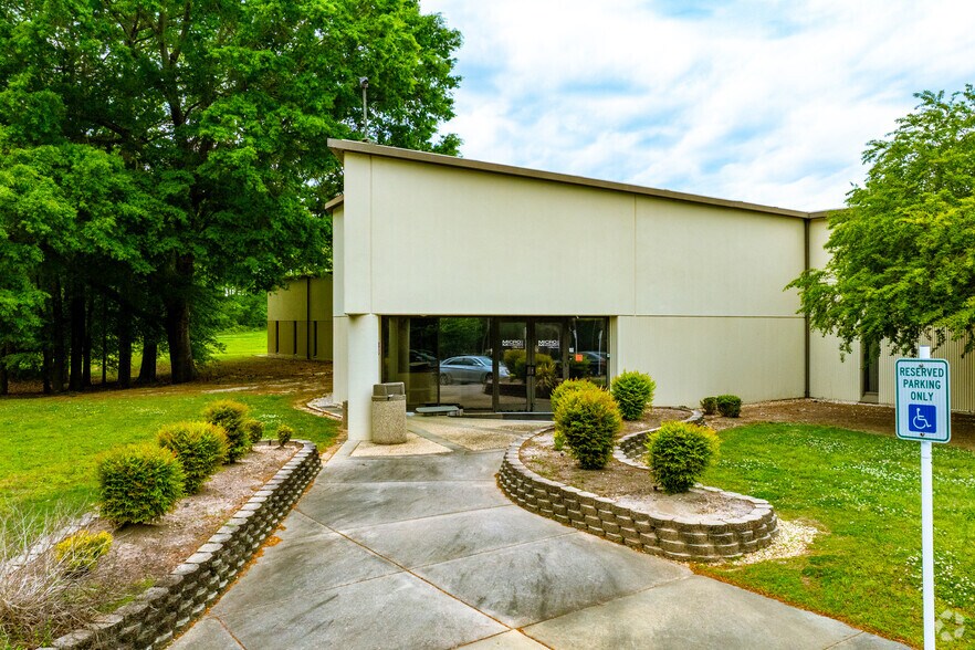 951 Wendell Blvd, Wendell, NC à louer - Photo du bâtiment - Image 1 de 25