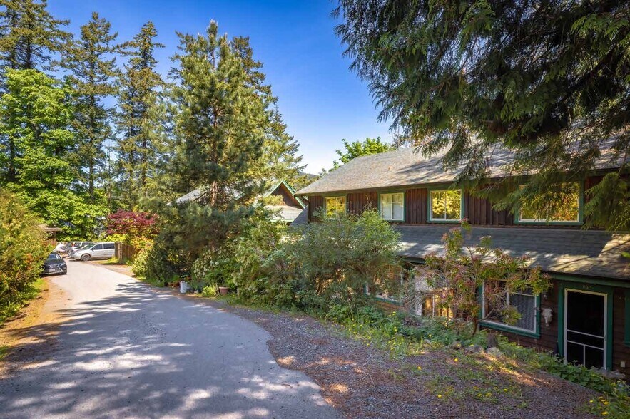 505-507 Bowen Island Trunk rd, Bowen Island, BC à vendre - Photo du bâtiment - Image 3 de 10