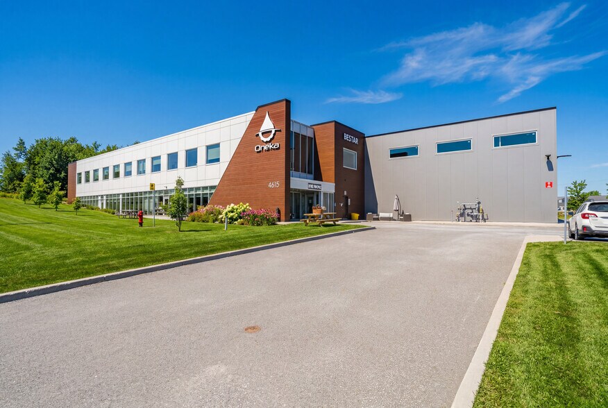 4615 Boul De Portland, Sherbrooke, QC à louer - Photo du bâtiment - Image 2 de 10