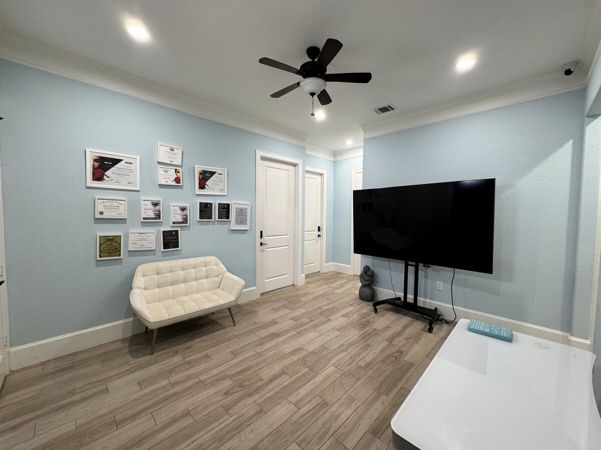12254 Queenston Blvd, Houston, TX 77095 - Unit G - - Interior Photo - Image 2 of 14