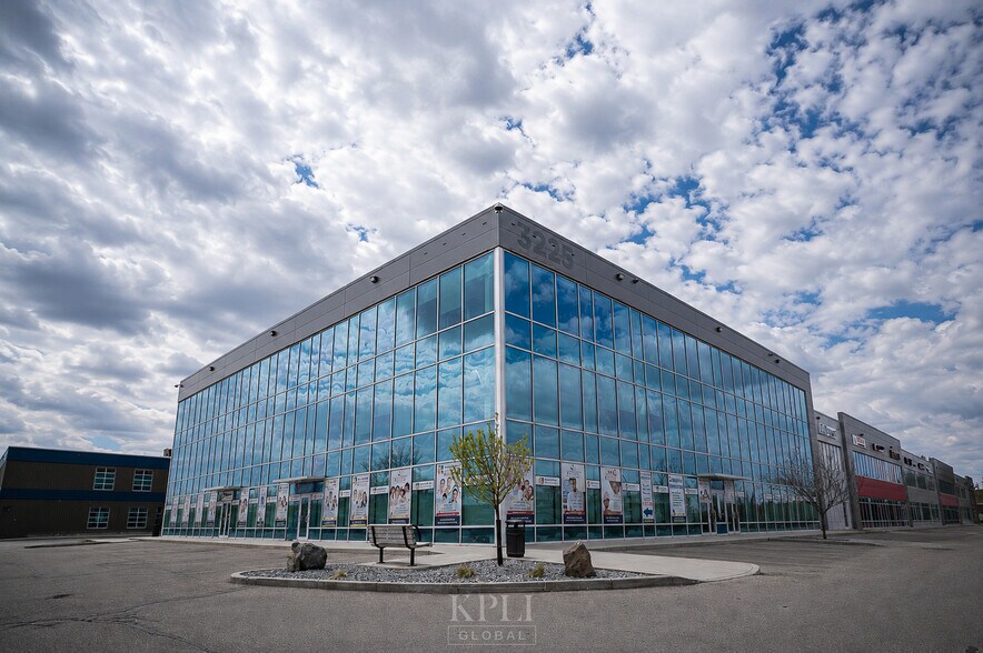 3105-3223 5 Ave NE, Calgary, AB for sale - Primary Photo - Image 1 of 13