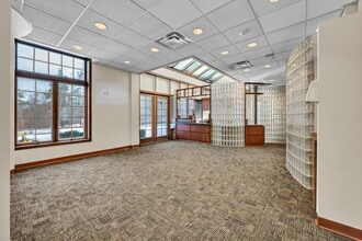 48 Route 6, Yorktown Heights, NY à louer Photo intérieure- Image 1 de 22