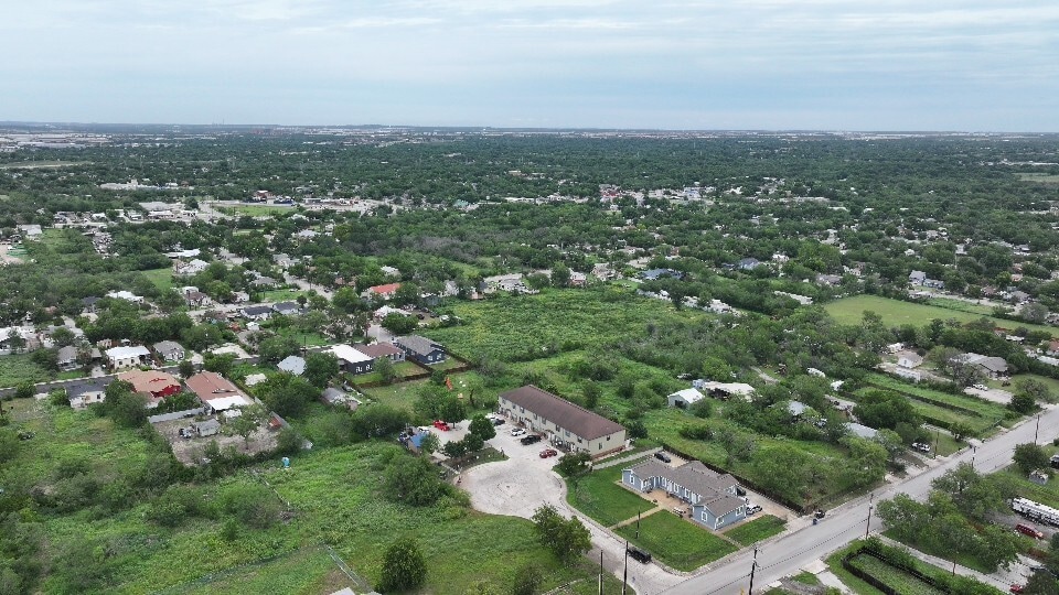 Pasadena Heights Portfolio portfolio of 1 properties for sale on LoopNet.ca - Aerial - Image 2 of 19