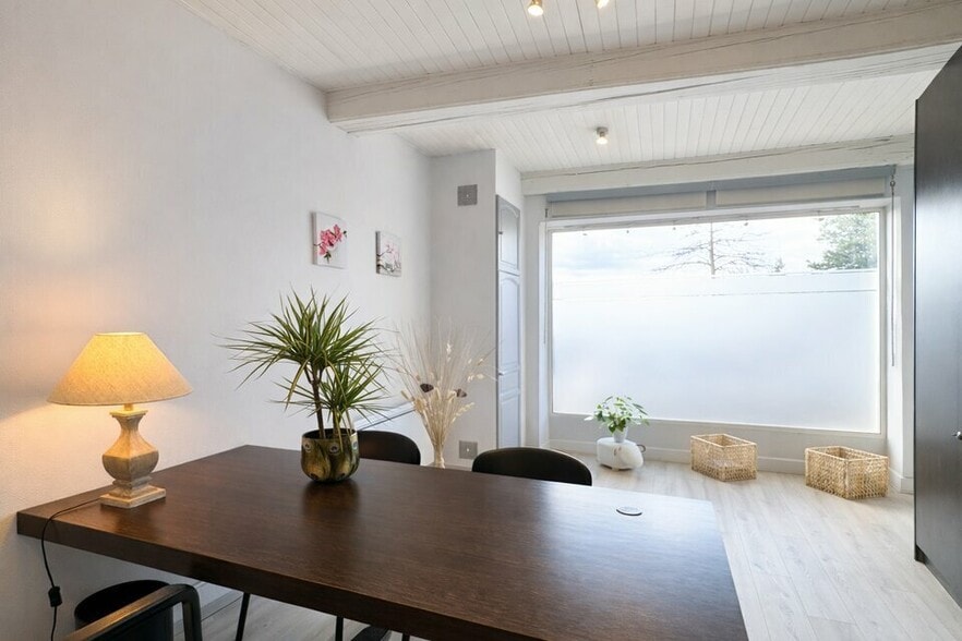 Retail in Limonest for sale - Interior Photo - Image 3 of 7