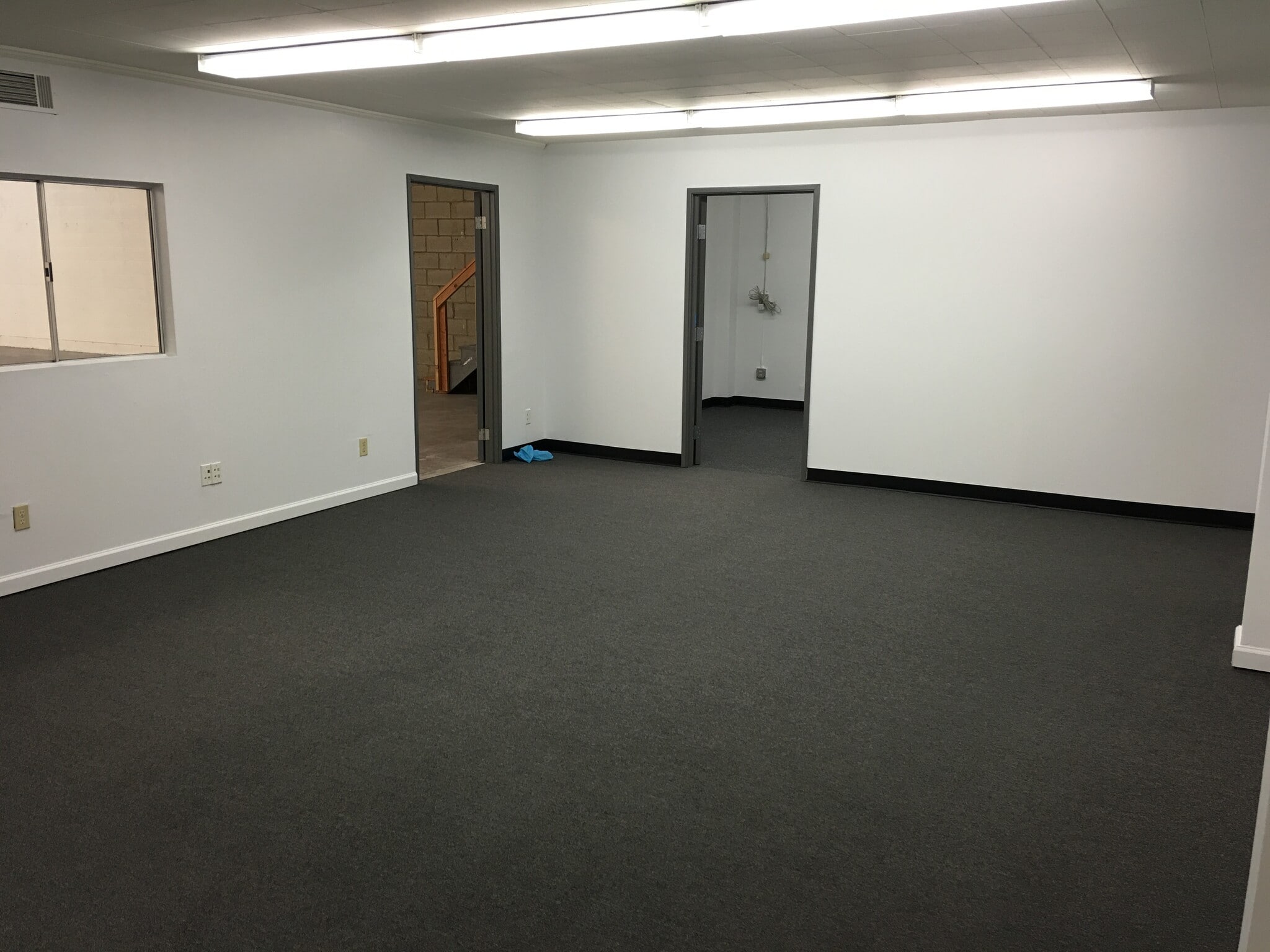 15321 Transistor Ln, Huntington Beach, CA for lease Interior Photo- Image 1 of 5