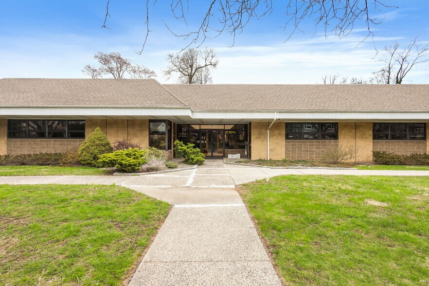 311 N Midland Ave, Nyack, NY à louer - Photo du bâtiment - Image 2 de 36