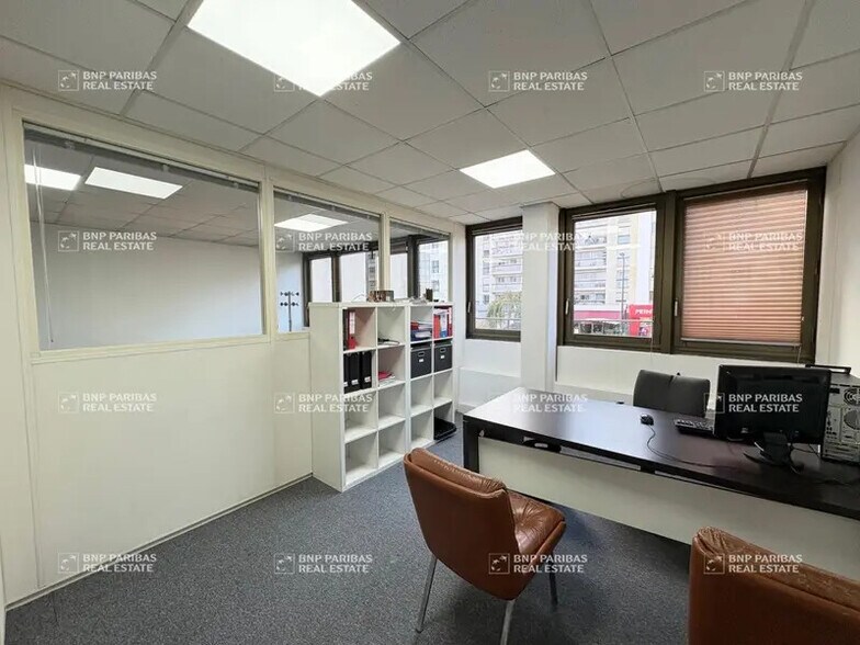Office in Bourg-la-Reine for lease - Interior Photo - Image 2 of 8