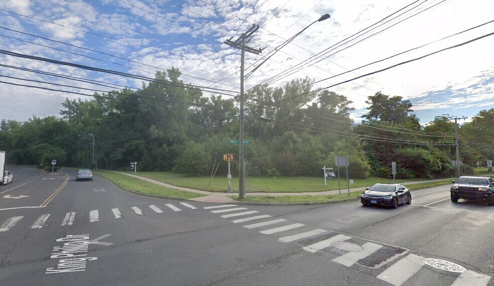 2376 Albany Ave, West Hartford, CT à vendre - Photo du bâtiment - Image 1 de 6