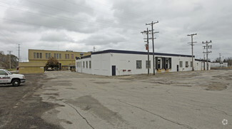 More details for 740 W Oakland Ave, Port Washington, WI - Industrial for Lease