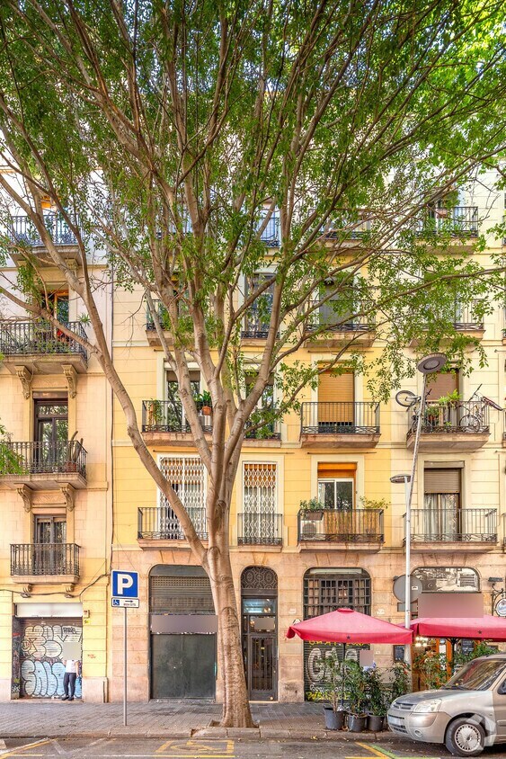 Immeuble residentiel dans Barcelone, Barcelona à vendre Photo du bâtiment- Image 1 de 2