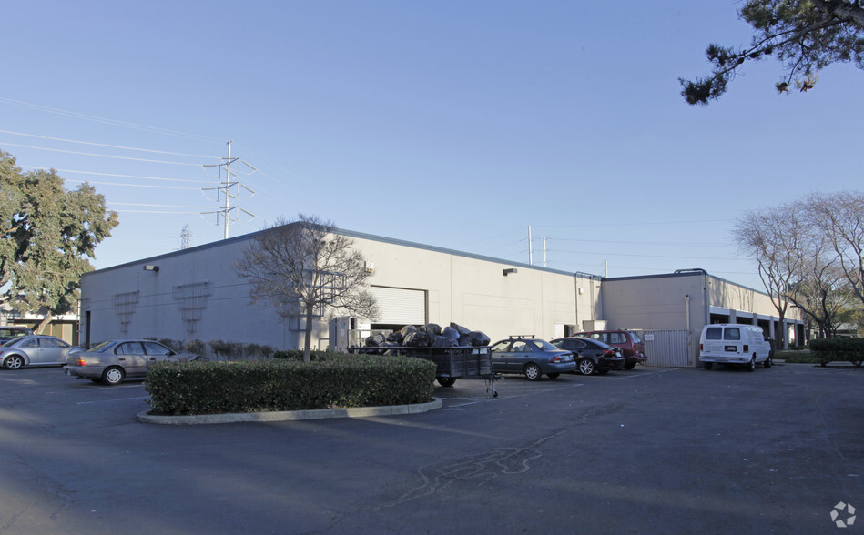 3583 Investment Blvd, Hayward, CA for lease - Building Photo - Image 3 of 3