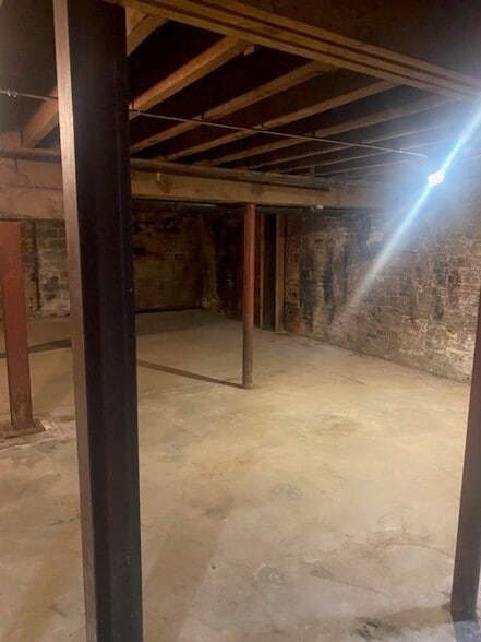 119 S Main St, Chatham, VA for sale - Interior Photo - Image 3 of 4