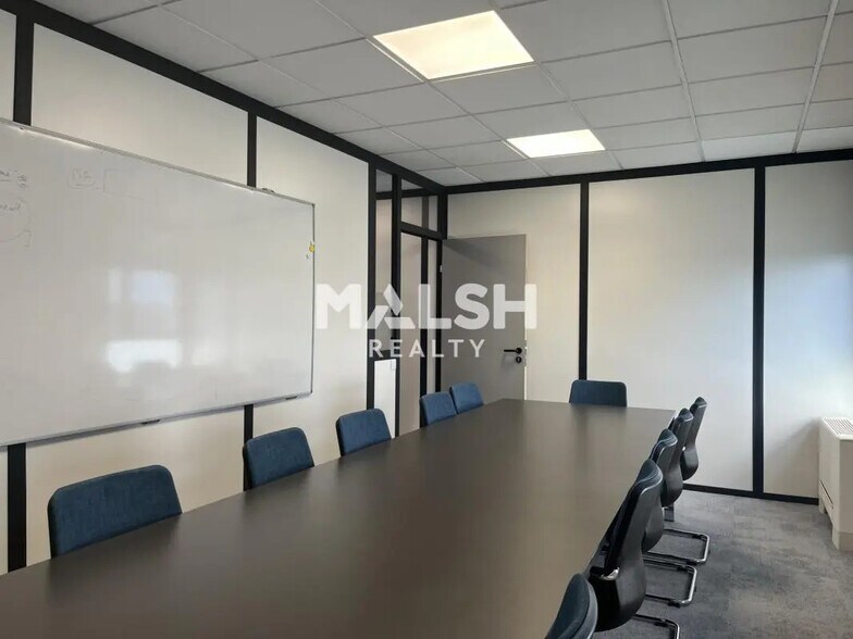 Office in Limas for lease - Interior Photo - Image 3 of 14