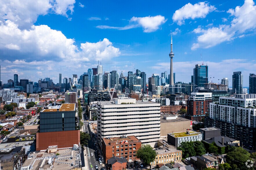 555 Richmond St W, Toronto, ON à louer - Aérien - Image 3 de 3