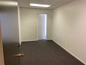 1100 W Littleton Blvd, Littleton, CO for lease Interior Photo- Image 1 of 6