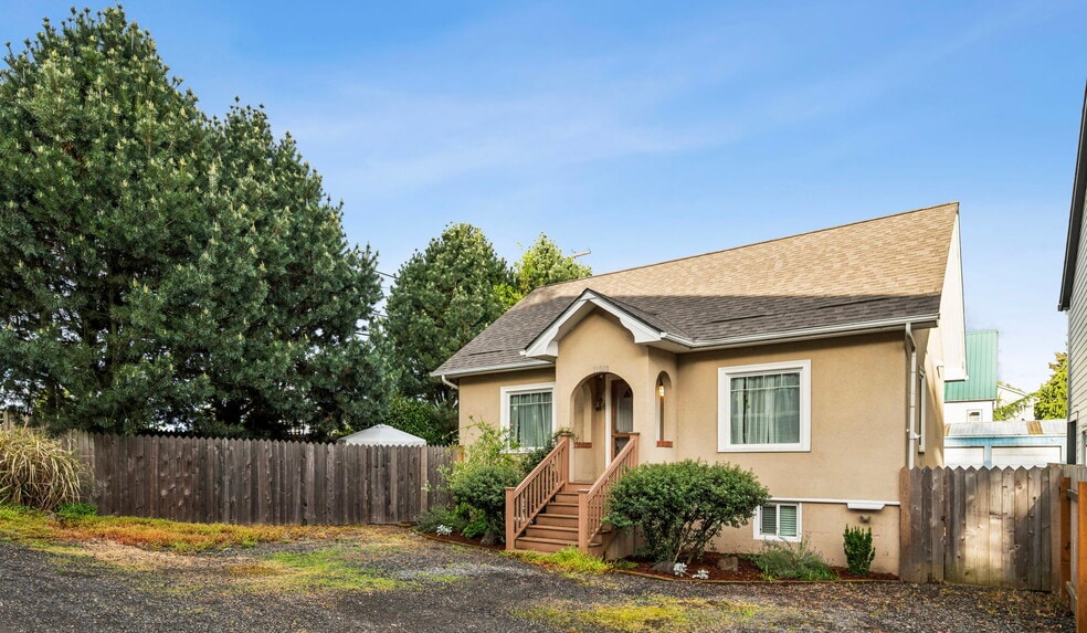 11020 N Moore Ave, Portland, OR à vendre - Photo du bâtiment - Image 3 de 49