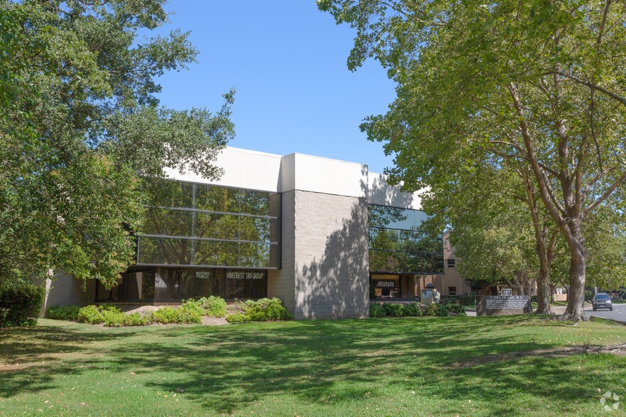8733 Lakewood Dr, Windsor, CA for lease - Building Photo - Image 2 of 23