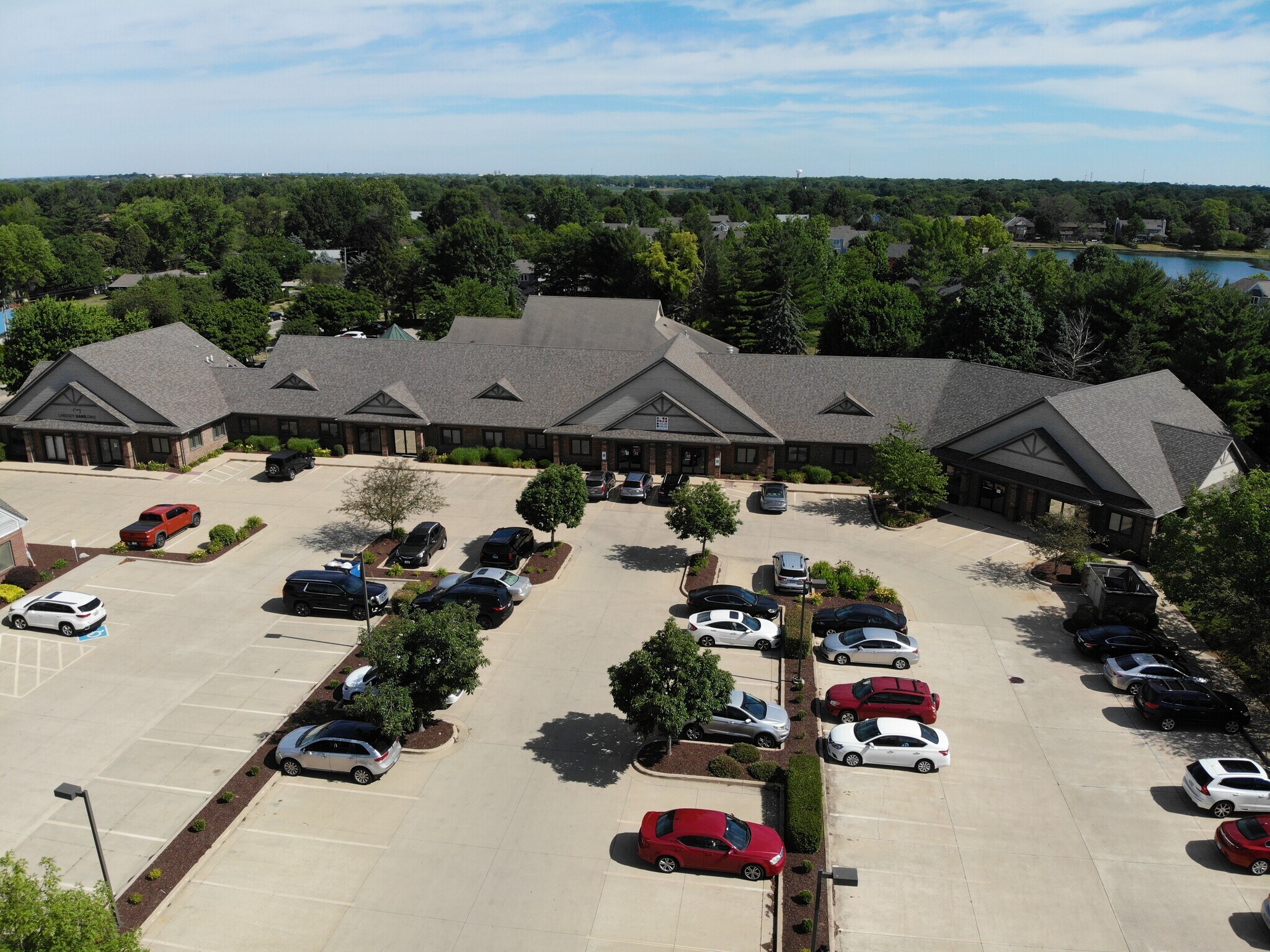 2918 Crossing Ct, Champaign, IL à louer Photo du bâtiment- Image 1 de 1