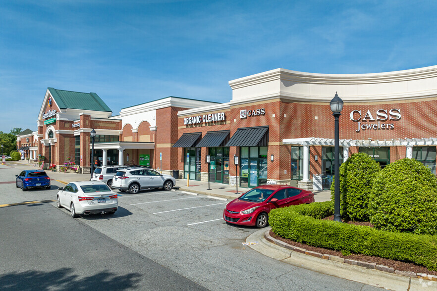 4008-4012 Battleground Ave, Greensboro, NC for sale - Primary Photo - Image 1 of 1