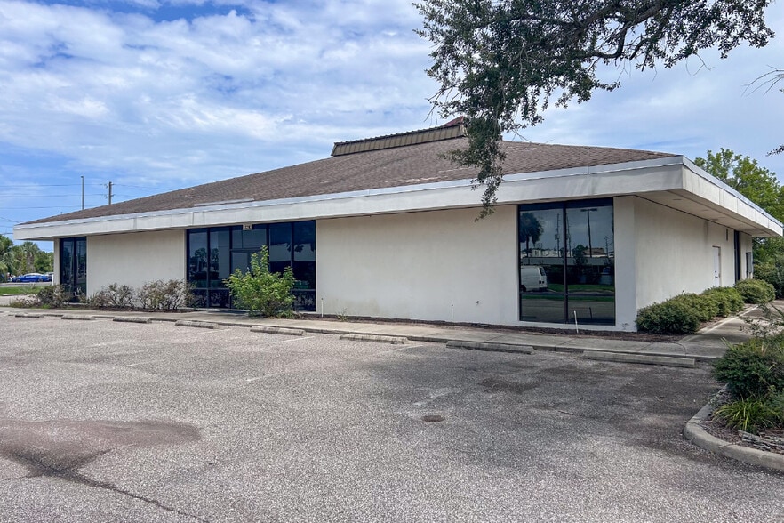 10290 Regency Park Blvd, Port Richey, FL for sale - Building Photo - Image 3 of 4