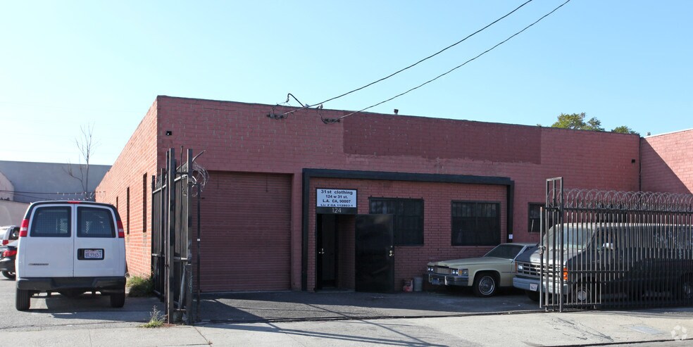 Rare 3-Building Industrial Assemblage portefeuille de 3 propriétés à vendre sur LoopNet.ca - Photo principale - Image 3 de 3