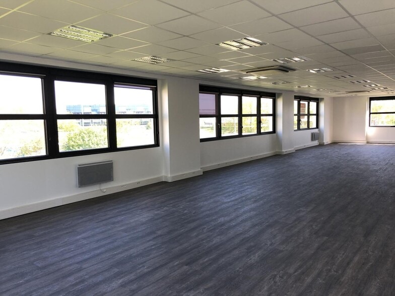 3 Rue Clément Ader, Reims for lease - Interior Photo - Image 3 of 10