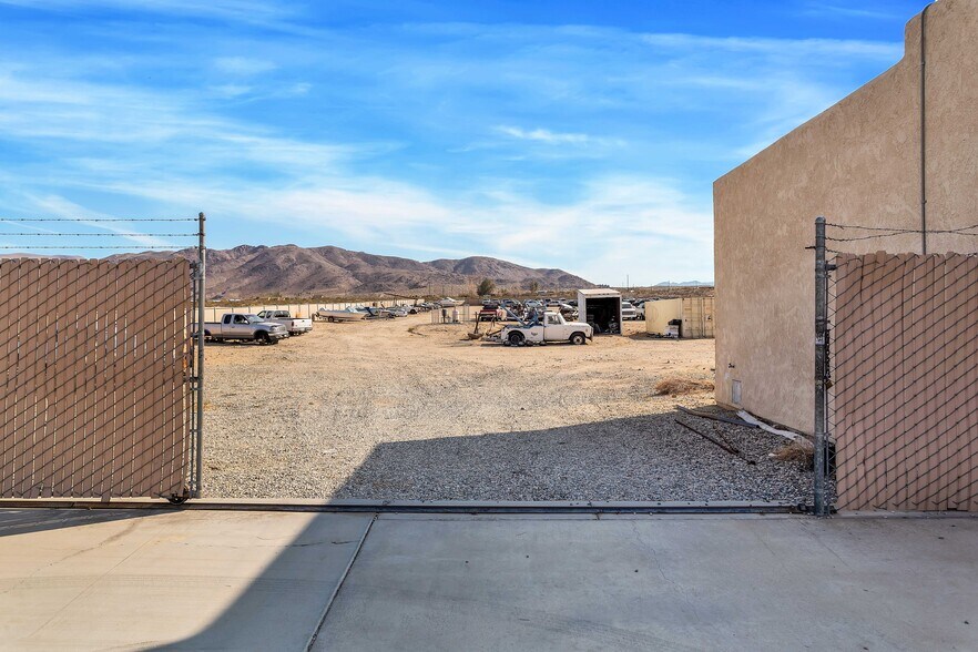 75851 Baseline Rd, Twentynine Palms, CA à vendre - Photo du bâtiment - Image 2 de 106
