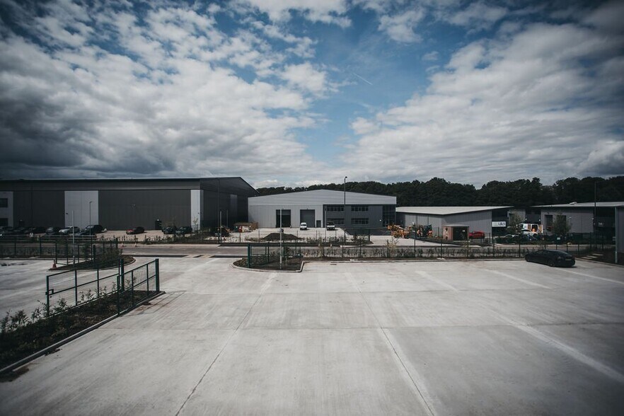 First Av, Finningley à louer - Photo du bâtiment - Image 2 de 9