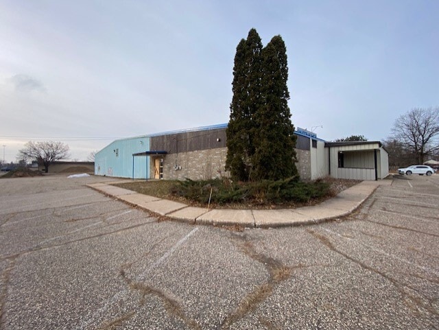2525 Dixon St, Stevens Point, WI for lease Building Photo- Image 1 of 18