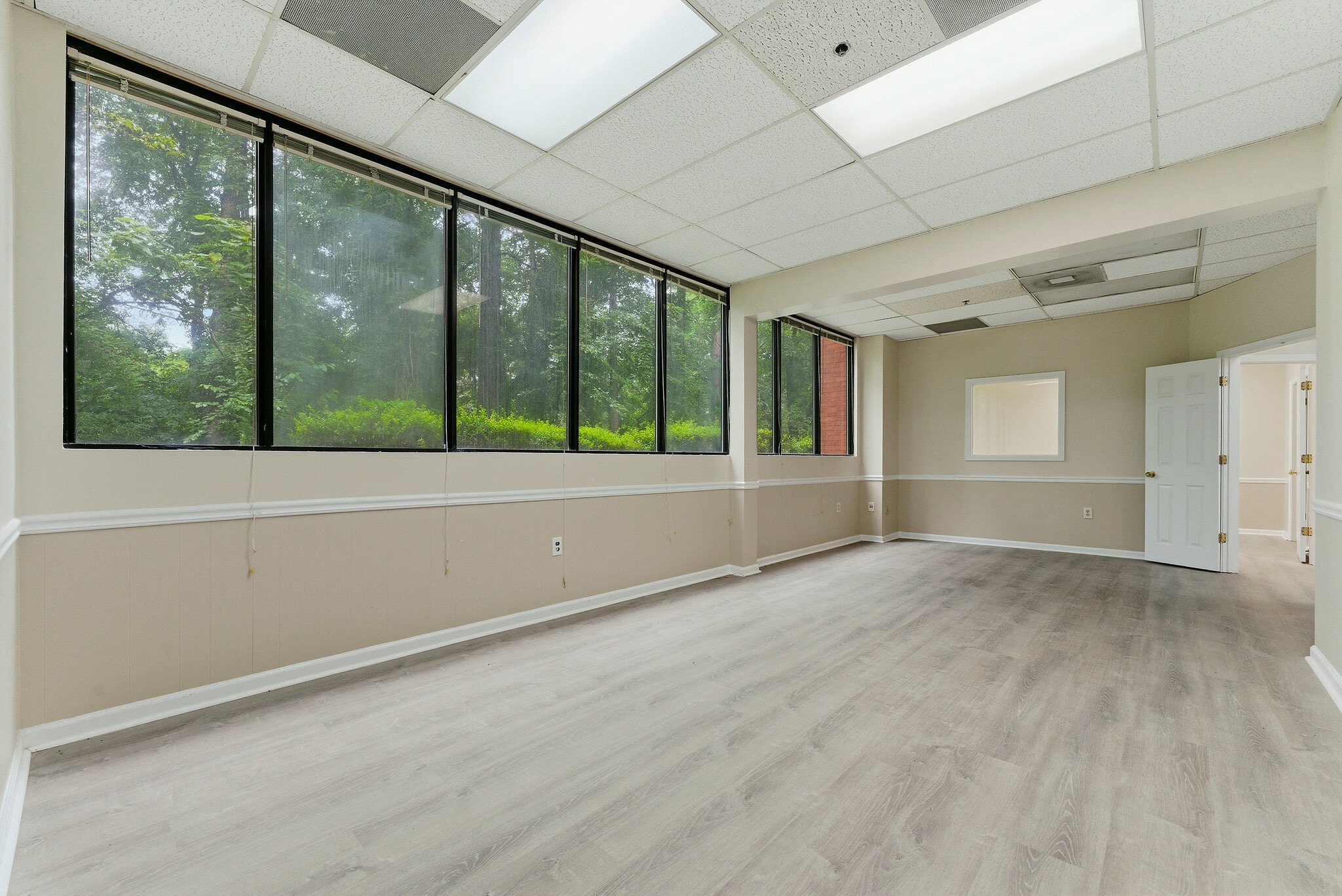 1800 Roswell Rd, Marietta, GA for lease Interior Photo- Image 1 of 16