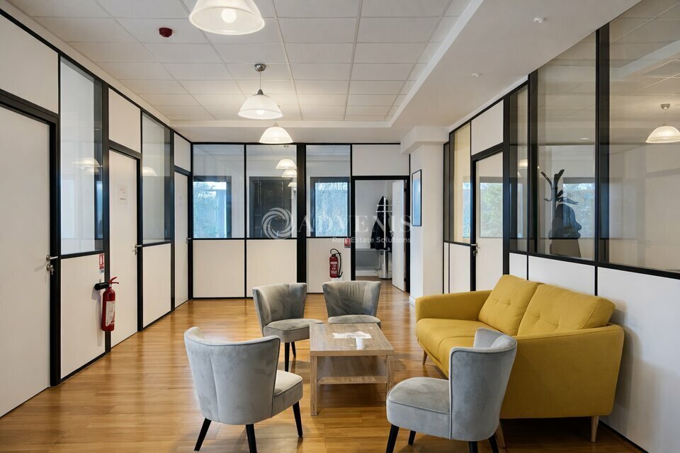 Office in Vitry-sur-Seine for sale Interior Photo- Image 1 of 11