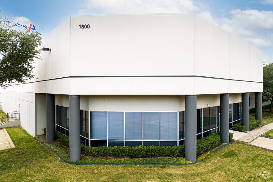 1800 10th St, Plano, TX for lease - Building Photo - Image 3 of 6